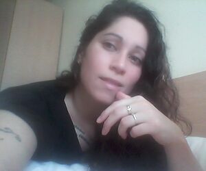Laura 32