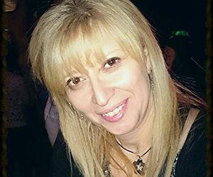 Yoly selvanegr