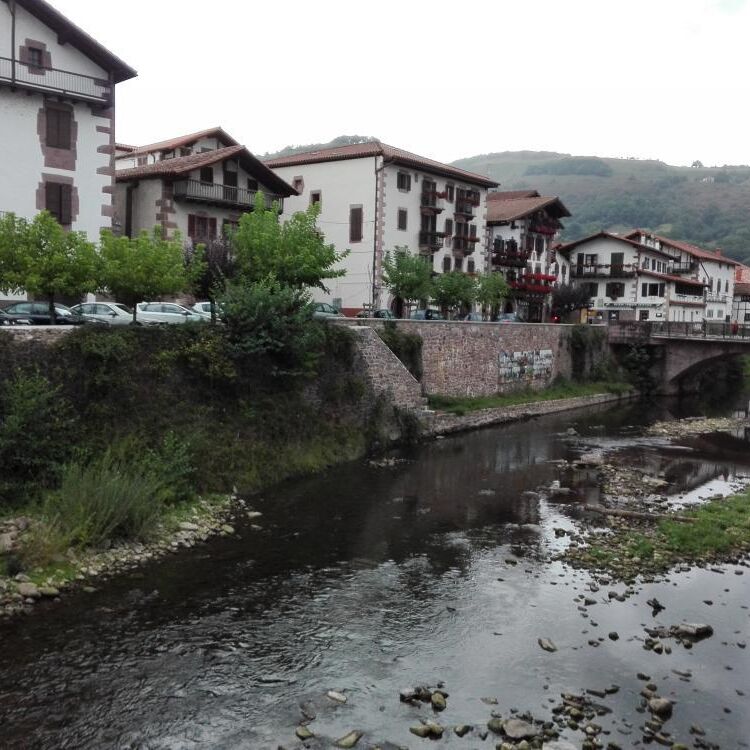 Pilar   