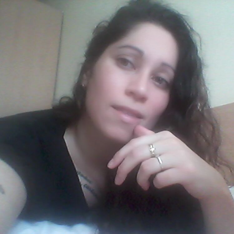 Laura 32 
