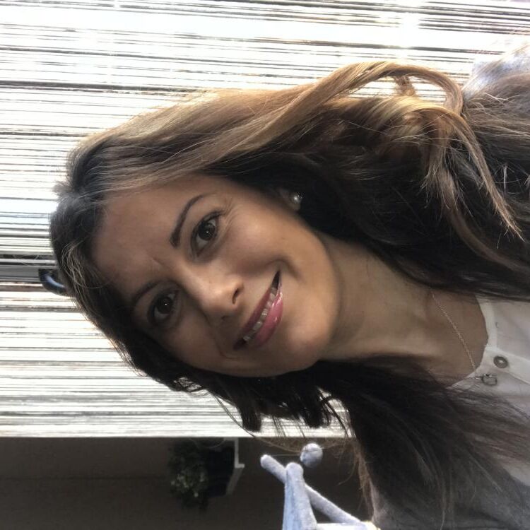 Yoly  